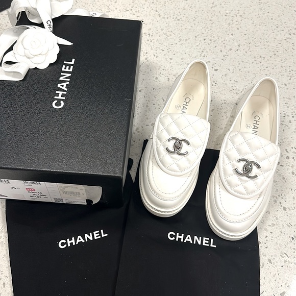 CHANEL Shoes - Chanel shoes moccasin white size 39.5 all collateral